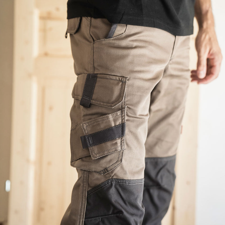 <tc>Pantalone</tc> HAKAN