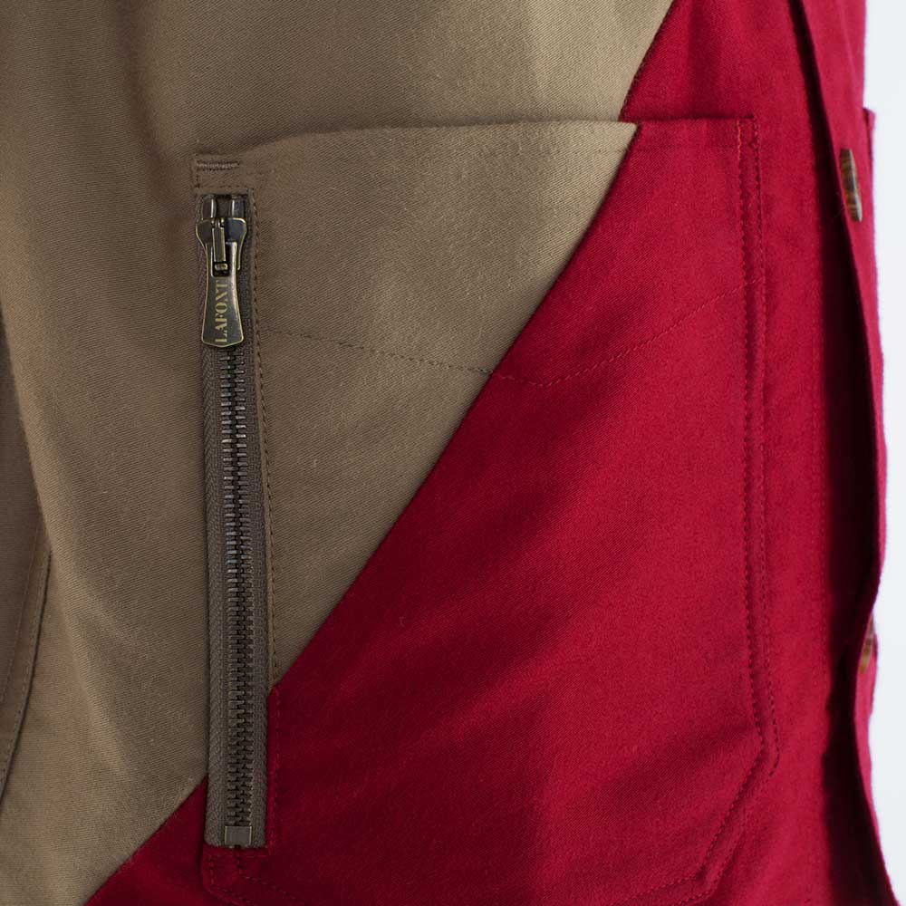 Zoom poche sur la veste Camocat Castelbajac x Lafont 1844