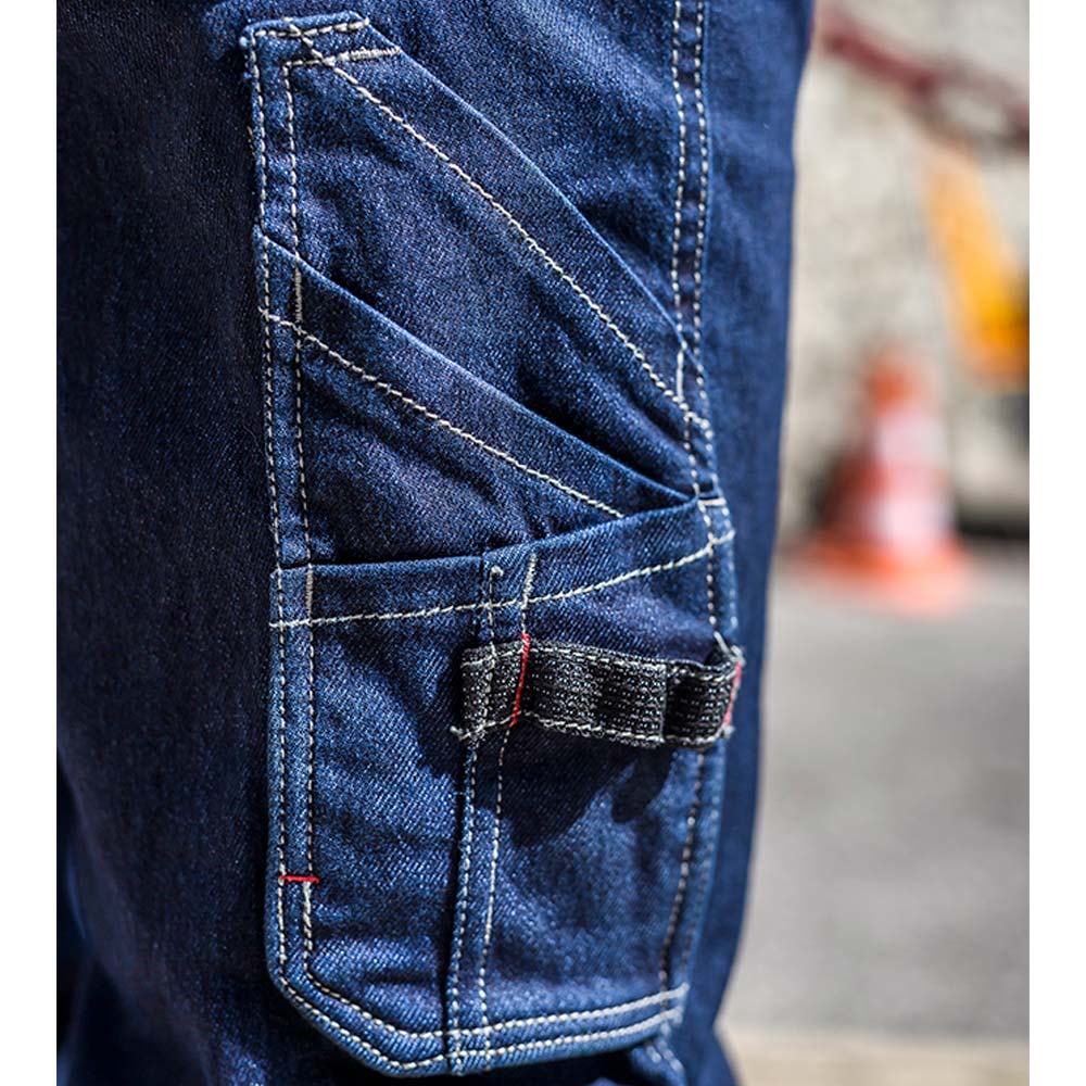 Zoom sur la poche mètre du pantalon de travail RULER.LJ en jean